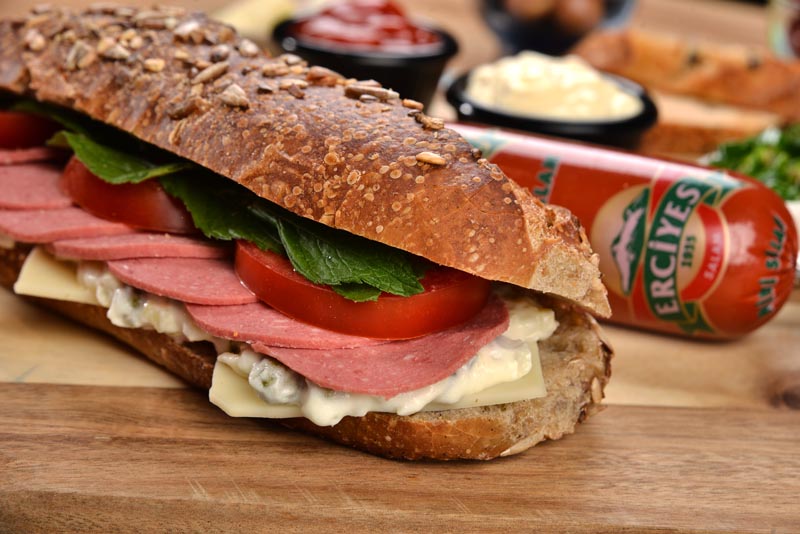 Salamlı Sandviç